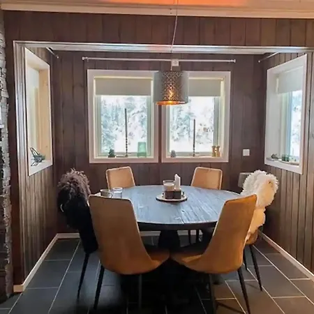 Nyaraló With Mountain View In Solberglia