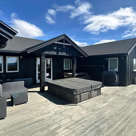 With Mountain View In Solberglia * Østby